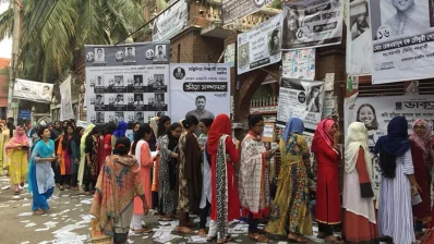 ২০১৯ সালের ১১ মার্চ অনুষ্ঠিত সর্বশেষ ডাকসু নির্বাচনে ভোট কেন্দ্রের সামনে শিক্ষার্থীদের লাইন/সংগৃহীত