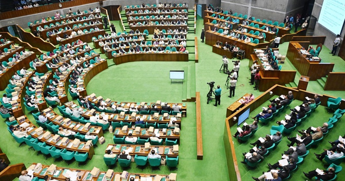 Hardkor porno bilan katta Dik bir eshak Qora leggingsda porno onlayn