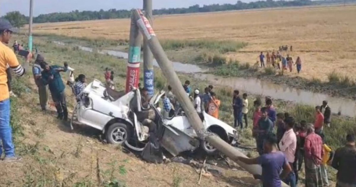 বিদ্যুতের খুঁটির সঙ্গে প্রাইভেটকারের ধাক্কা, দুই যাত্রী নিহত