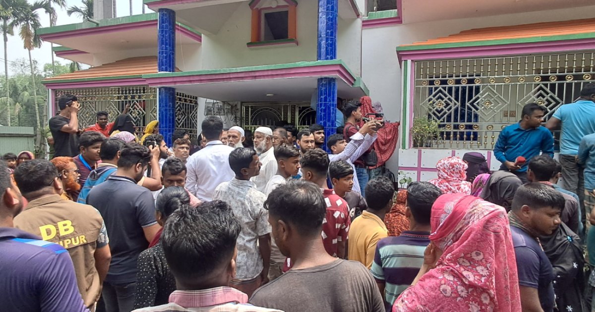 একই পরিবারের পাঁচজনের গলাকাটা লাশ উদ্ধার, স্বামী পলাতক