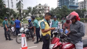 নতুন আইনে ১২ পয়েন্ট কর্তনে ড্রাইভিং লাইসেন্স বাতিল