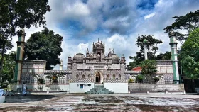 ঘুরে আসুন ঐতিহ্যবাহী বজরা শাহী মসজিদ