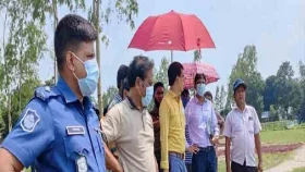 দিনাজপুরে আত্রাই নদী খননে অনিয়মের অভিযোগ