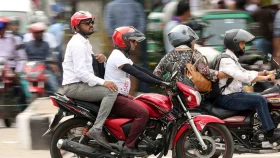 মোটরসাইকেল দুর্ঘটনার ঝুঁকি কমাতে যে বিষয়গুলো খেয়াল রাখা জরুরি