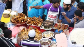 বাংলাদেশিদের ইফতারে ভাজাপোড়া খাবারের প্রচলন যেভাবে