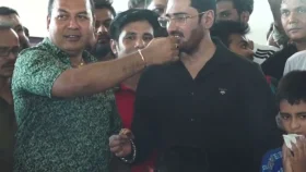 জন্মদিনের কেক খেয়ে অনন্ত বললেন, &lsquo;আমি তো রোজা&rsquo;
