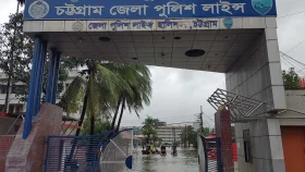 জলাবদ্ধ চট্টগ্রামে নৌকাই পুলিশের ভরসা