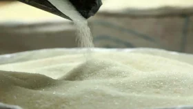 পাকিস্তান থেকে ২৫,০০০ টন চিনি কিনল বাংলাদেশ