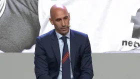 রুবিয়ালেসকে সরে দাঁড়ানোর অনুরোধ স্পেন ফুটবল ফেডারেশনের আঞ্চলিক প্রেসিডেন্টদের