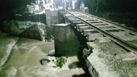 কুড়িগ্রামের সঙ্গে সারাদেশের রেল যোগাযোগ বন্ধ