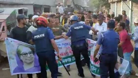 মানিকগঞ্জে পুলিশ-বিএনপির পাল্টাপাল্টি ধাওয়া, আটক ৫