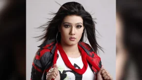 মাহিয়া মাহির বছরে আয় ৮ লাখ টাকা, চড়েন ৫৬ লাখের গাড়িতে