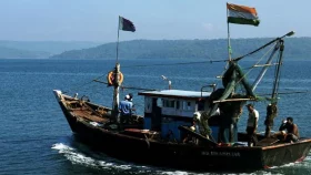 অবৈধভাবে মাছ ধরার অভিযোগে ভারতের ২৩ জেলে আটক