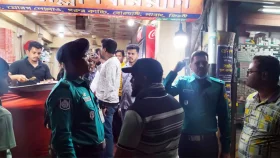 কামরাঙ্গীরচরে হোটেল-রেস্টুরেন্টে পুলিশের অভিযান