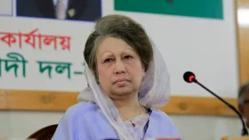 যুক্তরাষ্ট্রের ভিসার জন্য ফিঙ্গার প্রিন্ট দিলেন খালেদা জিয়া