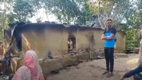 বজ্রপাতে ঘরে আগুন, দগ্ধ হয়ে ঘুমন্ত মা-ছেলের মৃত্যু