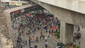 মিরপুরে অটোরিকশাচালকদের সড়ক অবরোধ