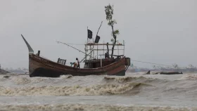 পায়রা-মোংলা বন্দরসহ ৯ জেলায় ১০ নম্বর মহাবিপৎসংকেত