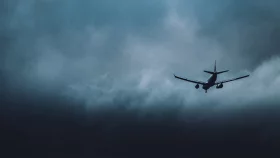 ভারতে দুই শতাধিক যাত্রী নিয়ে উড়োজাহাজ বিধ্বস্ত