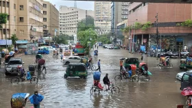 ঢাকায় সারা দিনই চলতে পারে বৃষ্টি, ভোগান্তিতে সাধারণ মানুষ