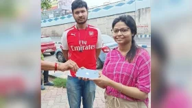 কলকাতায় ছিনতাই হওয়া আইফোন উদ্ধার হলো চট্টগ্রাম থেকে