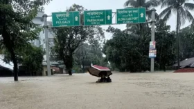 বন্যায় ১৩ জনের মৃত্যু, ৯ লাখ পরিবার পানিবন্দি