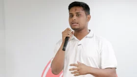 ফ্যাসিবাদের পক্ষে লিখলে কলম ভেঙে দেওয়ার হুঁশিয়ারি হাসনাতের