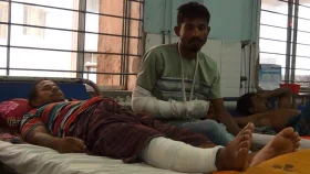 মাছ চুরির প্রতিবাদ করায় ঘের মালিকের পা ভেঙে দিলো ‘চোর’!
