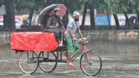 ঢাকায় আজও সারাদিন থেমে থেমে বৃষ্টির সম্ভাবনা