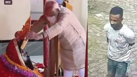 সাতক্ষীরায় মন্দির থেকে চুরি গেল মোদির দেওয়া &lsquo;স্বর্ণমুকুট&rsquo;