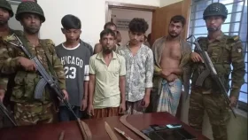 নেতার অস্ত্র নিয়ে টিকটক ভিডিও বানালেন কর্মীরা, ধরা পড়লেন সবাই