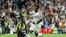 ভিনিসিয়াসের হ্যাটট্রিক, মাদ্রিদের দুর্দান্ত প্রত্যাবর্তন