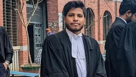 চিন্ময় কৃষ্ণ দাসের মুক্তির দাবিতে চট্টগ্রামে বিক্ষোভ: সংঘর্ষে আইনজীবী নিহত