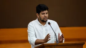 উপদেষ্টা মাহফুজ: গণ-অভ্যুত্থানের বিরুদ্ধ শক্তি একটি ছদ্ম-যুদ্ধ চালাচ্ছে