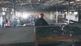 বকশীবাজারে অস্থায়ী আদালতে আগুন, শিক্ষার্থীদের সড়ক অবরোধ