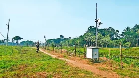 সীমান্তে অ্যালার্ম ও নাইট ভিশন ক্যামেরা বসালো বিএসএফ