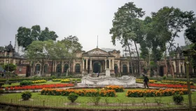 একদিনের ছুটিতে স্বল্প খরচে ঘুরে আসুন ময়মনসিংহের দর্শনীয় সব স্থান