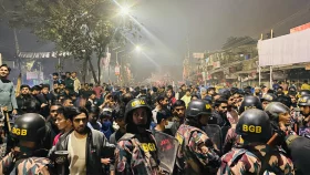 যে কারণে মধ্যরাতে রণক্ষেত্র নীলক্ষেত এলাকা