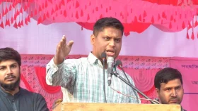 সচিবালয়ে আন্দোলনকারীদের হাসনাত: সংস্কারে বাধা দিলে জনগণ বিকল্প খুঁজে নেবে