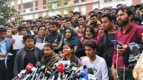 দাবি পূরণে ৪ ঘণ্টার আল্টিমেটাম সাত কলেজের শিক্ষার্থীদের