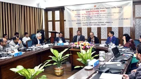 প্রাথমিকের শিক্ষকদের উপদেষ্টা: বেতনে না পোষালে অন্য পেশায় চলে যান