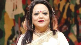 দীর্ঘদিন পর মঞ্চে ফিরেই অসুস্থ সাবিনা ইয়াসমিন