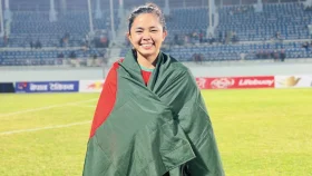 সাফজয়ী ফুটবলার সুমাইয়াকে ধর্ষণ ও হত্যার হুমকি