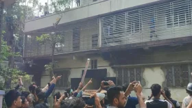 ওবায়দুল কাদেরের বাড়িতে হামলা-ভাঙচুর