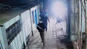 টেবিলে বসা নিয়ে &lsquo;কিশোর গ্যাং&rsquo; সদস্যদের দ্বন্দ্ব, &lsquo;ছাত্রলীগ&rsquo; ট্যাগ দিয়ে বাসাবাড়িতে হামলা