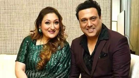 এবার বিবাহ বিচ্ছেদের পথে গোবিন্দ
