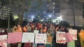 ধর্ষকের প্রকাশ্যে ফাঁসির দাবিতে ঢাবিতে বিক্ষোভ