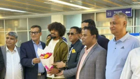 দেশে পৌঁছেছেন হামজা চৌধুরী