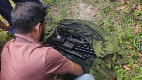 নাটোরে পুকুর থেকে আগ্নেয়াস্ত্র উদ্ধার