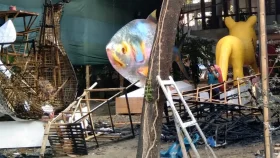 চারুকলায় আগুনে পুড়ল আনন্দ শোভাযাত্রার জন্য তৈরি &lsquo;ফ্যাসিবাদের মুখাকৃতি&rsquo; ও &lsquo;শান্তির পায়রা&rsquo;